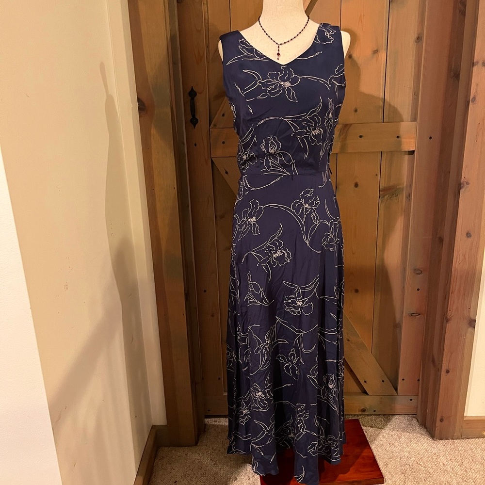 The J Peterman and company, Petite , 100 silk Maxi Dress
